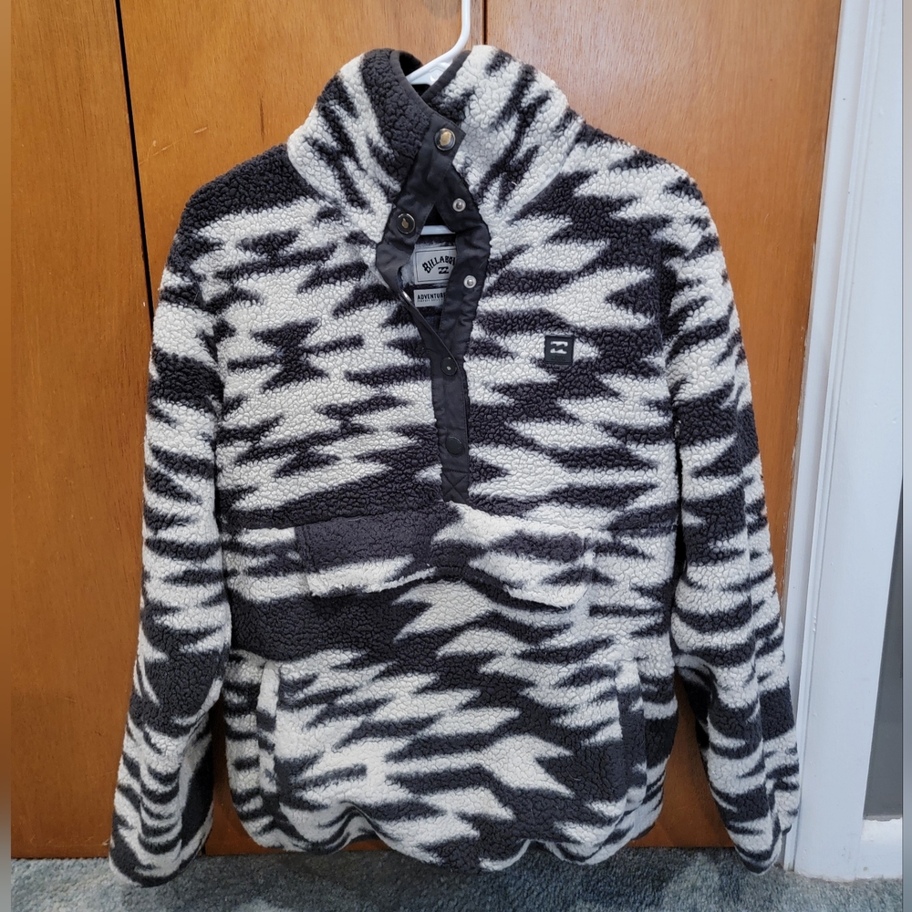 Billabong half snap top